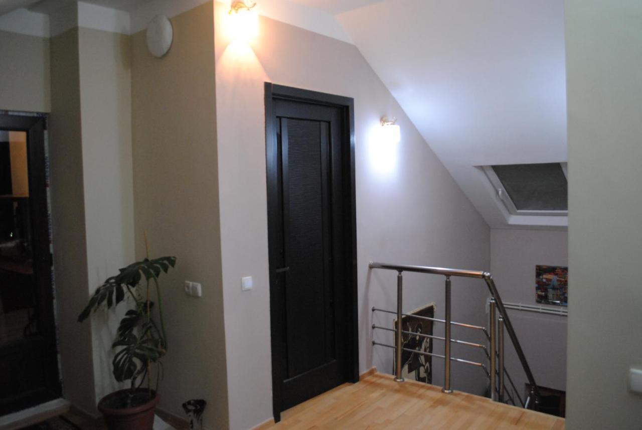 Family Guesthouse - Macharashvili Тбилиси Екстериор снимка