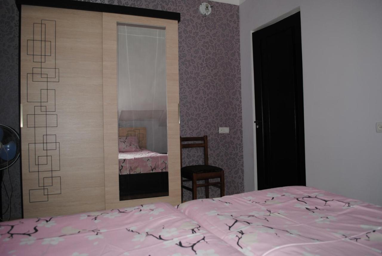 Family Guesthouse - Macharashvili Тбилиси Екстериор снимка