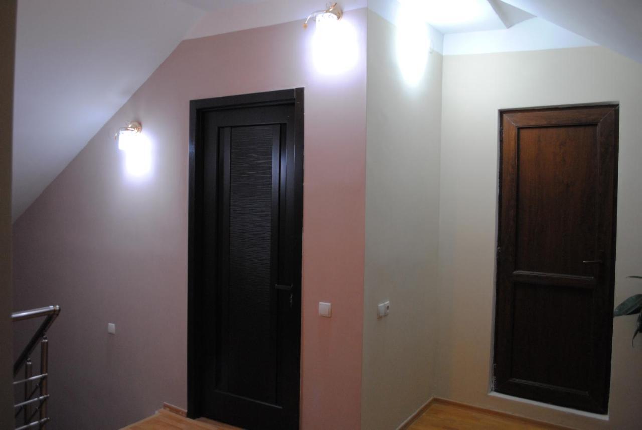 Family Guesthouse - Macharashvili Тбилиси Екстериор снимка
