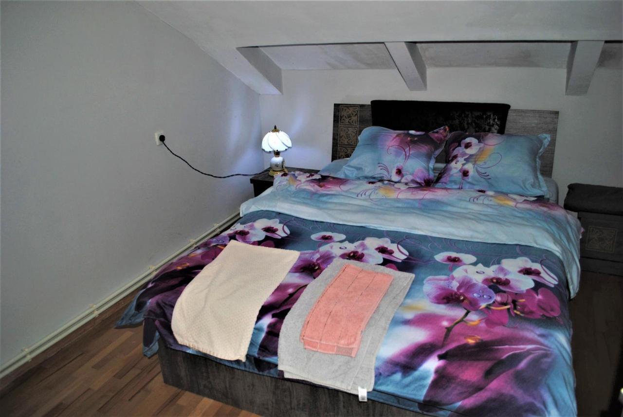 Family Guesthouse - Macharashvili Тбилиси Екстериор снимка